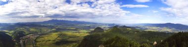 Panorama Pieniny üç kron pik üzerinden.