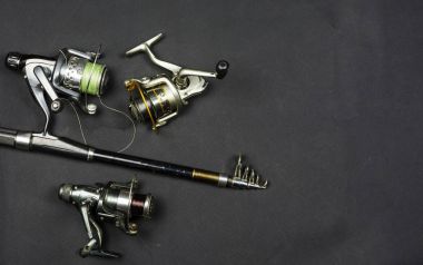 Reklam metni için yerleştirin veya logolar balıkçılık çubuklar ve silindirlerin yanındaki depolamak.