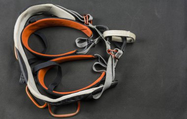 Tırmanma emniyet kemeri - Sit koşum takımı.