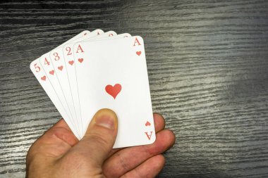 Straight flush yürekleri.