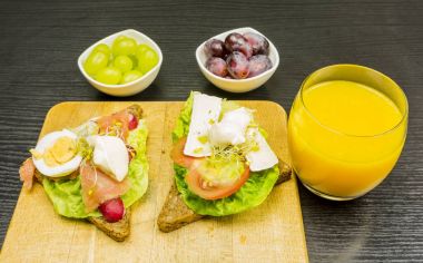 Lezzetli ve besleyici Kahvaltı.