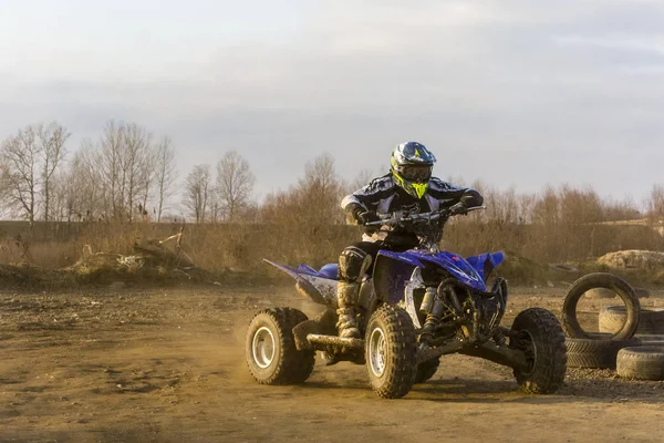 ATV Rider в действии . — стоковое фото