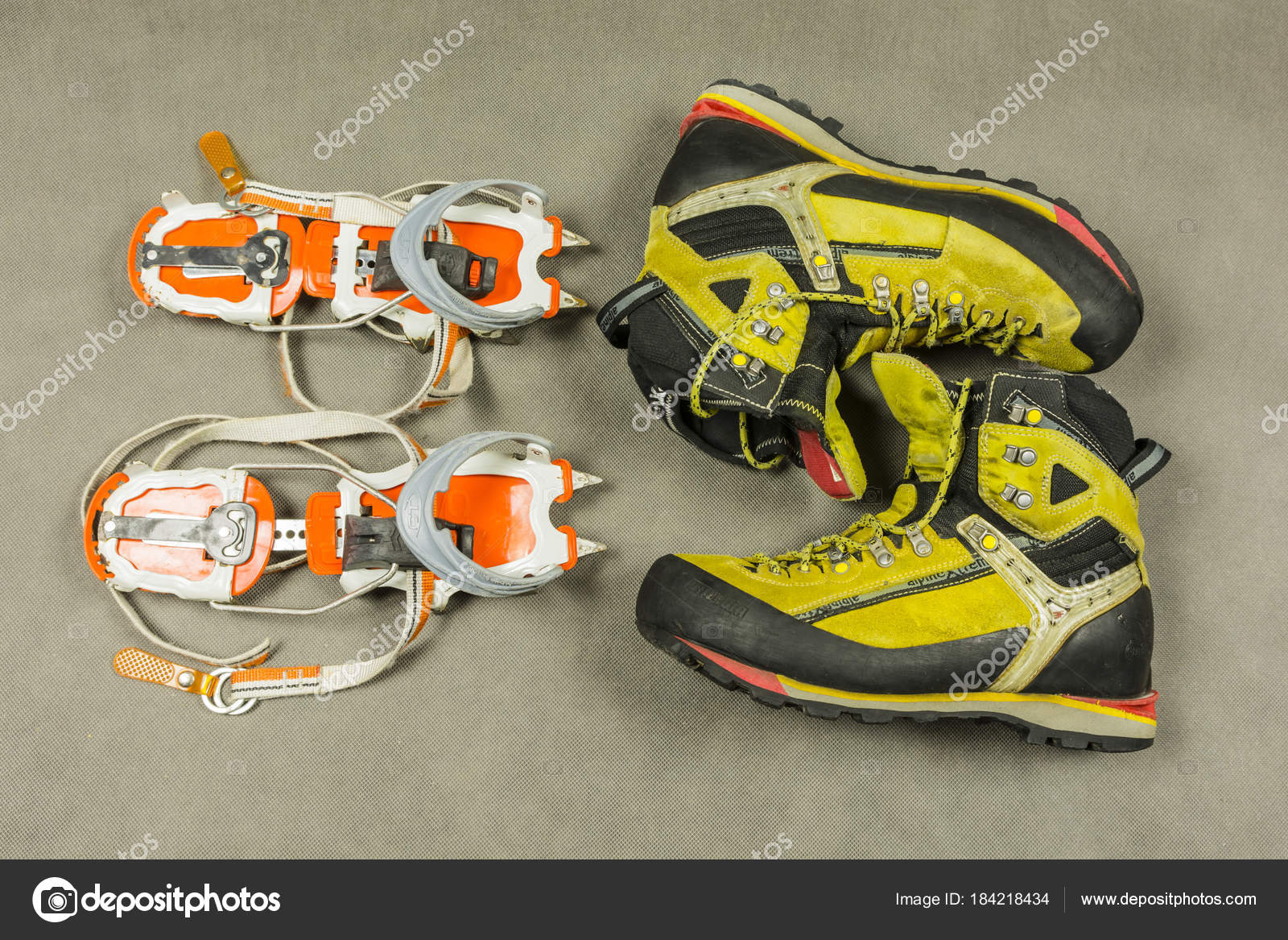 The presentation mountain walking boots (Salewa Condor) and