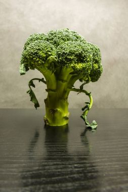 Brokoli sebze Brassica oleracea türlerin sayılır.