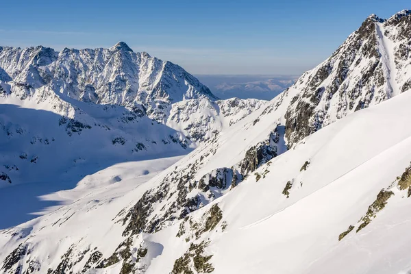 Szczyty Dolina Śnieżnym Widokiem Scenerię Rano Tatry Polska — Zdjęcie stockowe