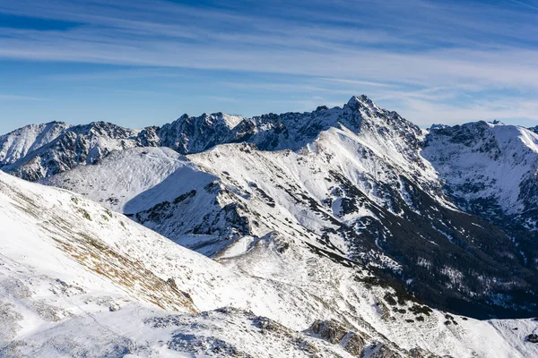 Krajobraz Górski Wczesnej Zimowej Scenerii Wspaniała Baśniowa Panorama Tatr — Zdjęcie stockowe