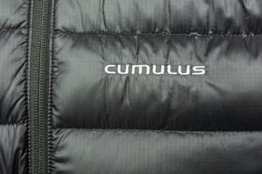 Niedofareler, Polonya - 21 Kasım 2019: Cumulus - Polonyalı spor giyim üreticisinin logosu.