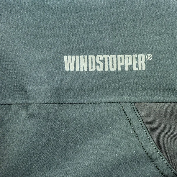 Niedomice Pologne Novembre 2019 Logo Windstopper Sur Tissu Softshell — Photo