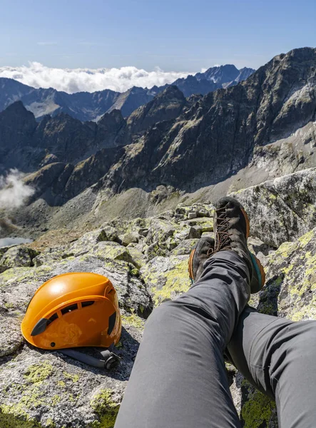 Riposo Attivo Montagna Casco Scarpe Buon Approccio Come Attrezzatura Base — Foto Stock