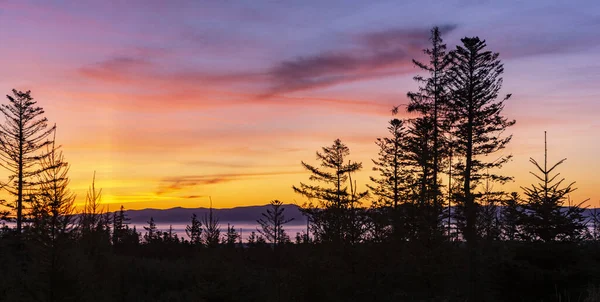 Cielo Bellamente Coloreado Amanecer Molinos Sobre Valle Emergiendo Detrás Los — Foto de Stock