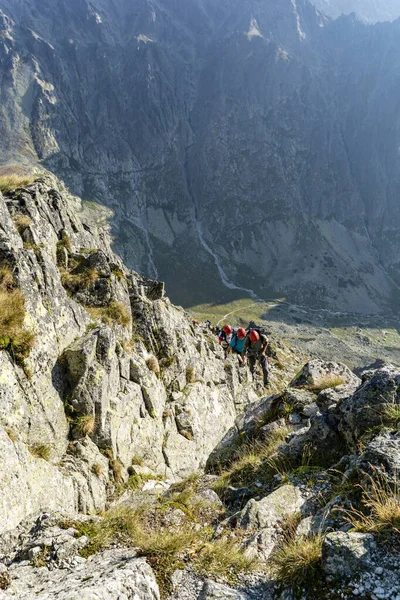 Tatranska Polianka Slovakia September 2019 Mountain Guides Leading Rocky Terrain — Stock Photo, Image