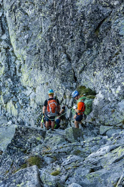 Tatranska Polianka Slovakia September 2019 Mountain Guide Protects His Clients — Stock Photo, Image