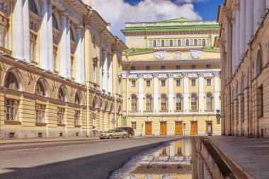 Sokak mimar Rossi ve Alexandrinsky tiyatrosu St. Petersbu