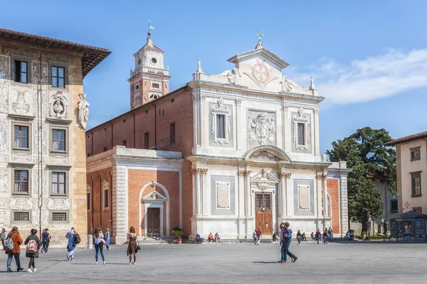 Bahar, İtalya, Toskana bölgesindeki Pisa meydanda Cavalieri — Stok fotoğraf