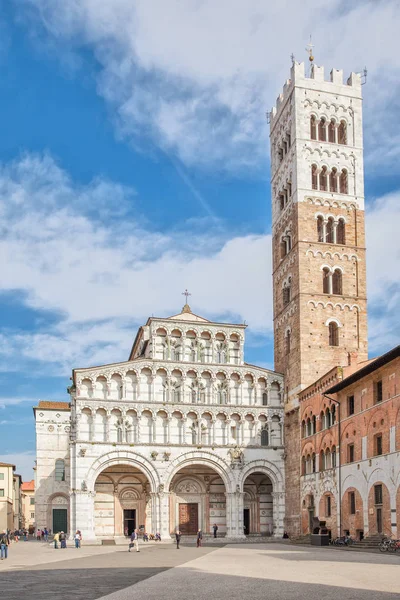 Cephe ve çan kulesi, Lucca Cathedral, İtalya