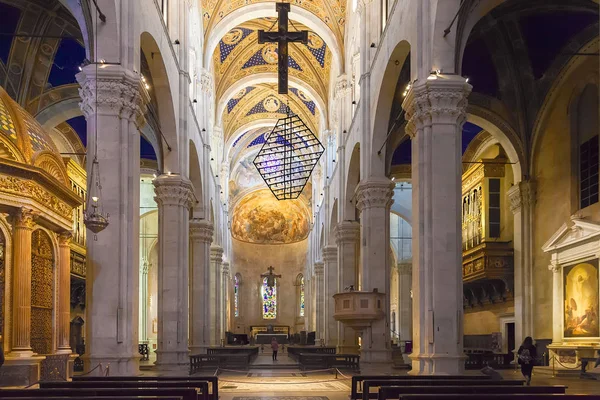 Interieur van de kathedraal van Lucca van St. Martin, Italië — Stockfoto
