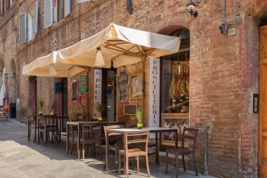 Bir sokak kafe Siena Toskana, İtalya