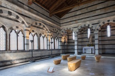 İç kilise Santa Maria della Spina, Pisa, İtalya