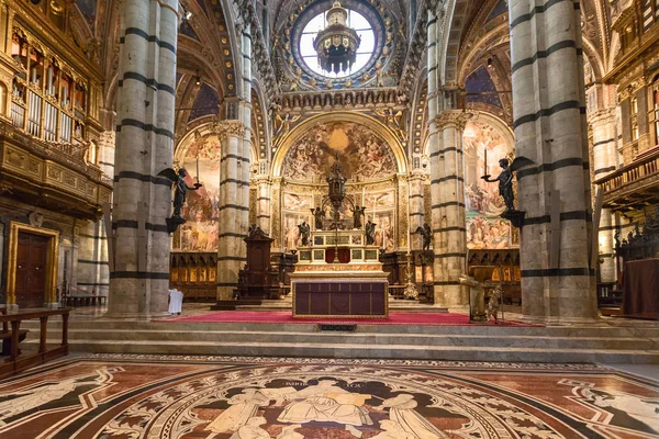 Intérieur de la cathédrale de Sienne (Duomo di Siena), église médiévale, Il — Photo