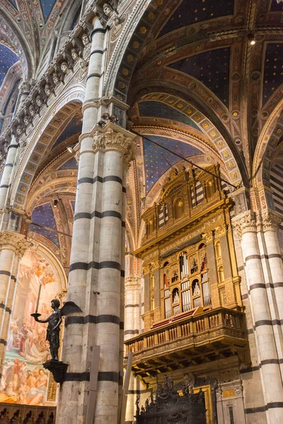 Intérieur de la cathédrale de Sienne (Duomo di Siena), église médiévale, Il — Photo