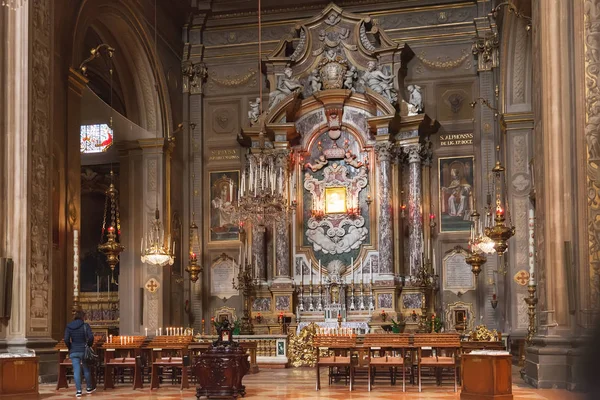 Intérieur de la cathédrale de Ferrare, Italie — Photo