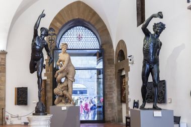 Bargello, olarak da bilinen Museo Nazionale del Bargello iç