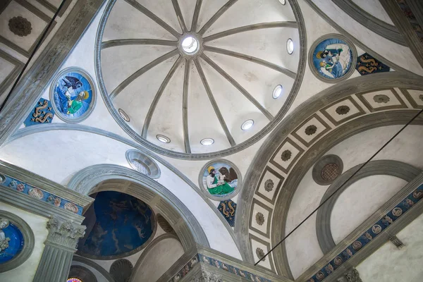 Strop kaple Pazzi od Filippo Brunelleschi (bazilika Santa — Stock fotografie