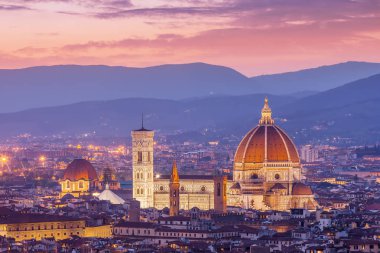 Katedral Santa Maria del Fiore (Duomo) yukarıdan Floransa'da bir