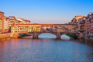 Floransa'daki Ponte vecchio Köprüsü