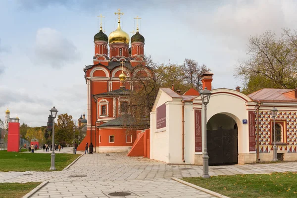 Old church in Zaryadye in Kitay-Gorod, Moscow, Russia — Stock Photo, Image