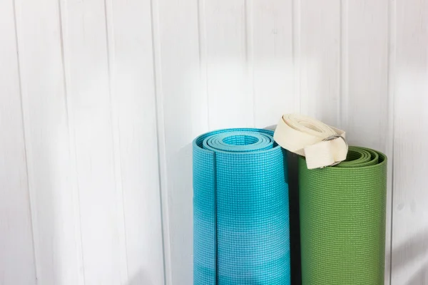 Two yoga mats  white belt — Stock Photo, Image