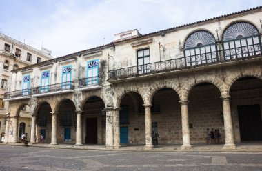 Havana'nın merkezinde eski Meydanı. Retro sömürge ev.