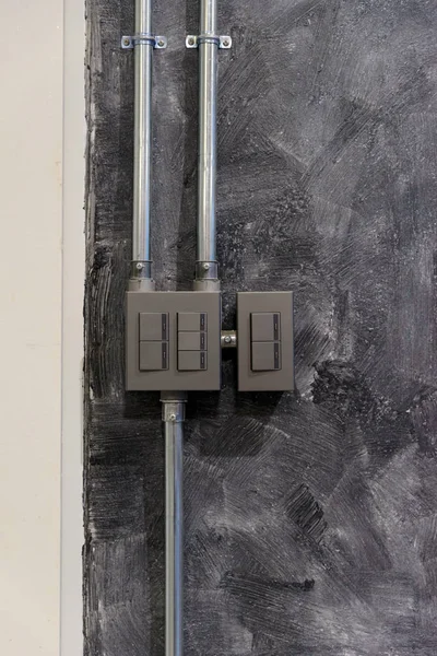 Caixa de controle do interruptor na parede traseira da fábrica — Fotografia de Stock