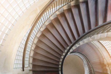 döner Ahşap merdiven. Dairesel merdiven. Dekorasyon iç