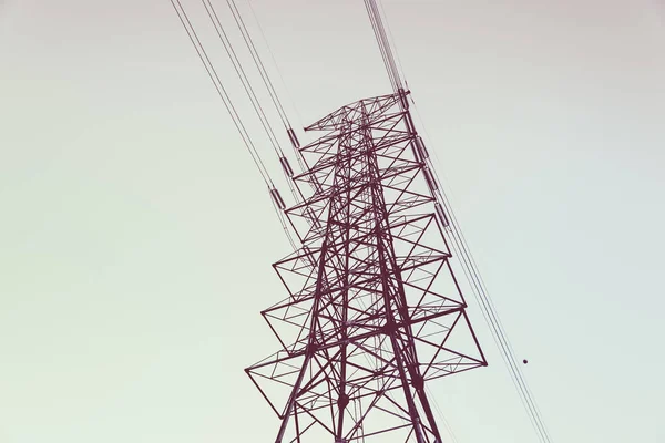 Nagyfeszültségű-torony, a villamos energia átviteli vezetékek — Stock Fotó