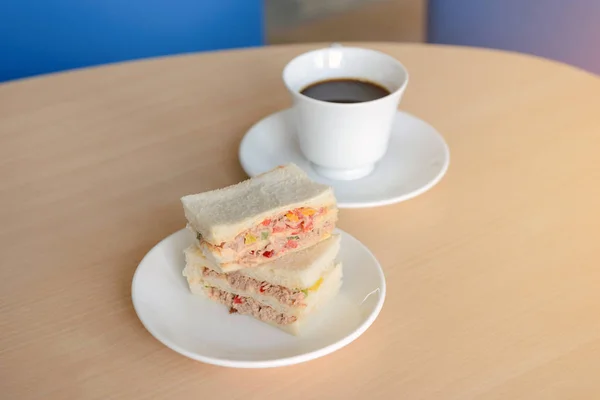 Tuna sandwich with hot coffee — Stock Photo, Image