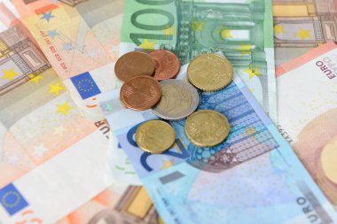 Para euro banknot ve madeni paralar