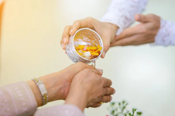 Cerimônia de Songkran, Ano Novo tradicional tailandês — Fotografia de Stock