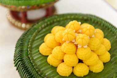 Tay geleneksel tatlı Jah Mong Kut - yumurta sarısı Dumpling buğday unu taç