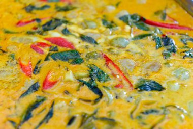 Yeşil köri domuz topu, Tayland mutfağı ile 