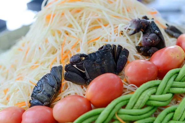 Ingredients for make papaya salad - som tam. Traditional of thai food, Select focus to salted — Stock Photo, Image