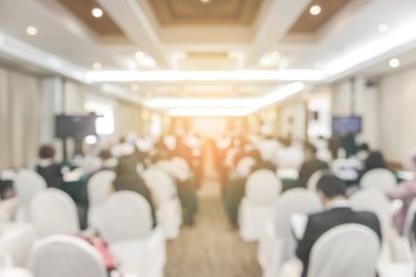 soyut bulanıklık oturan meslektaşlarının iş toplantı konferans ve eğitim konferans salonu.