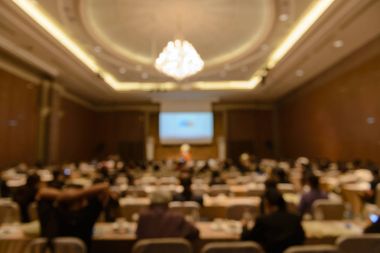 İş toplantı konferans salonunda soyut bulanık görüntü