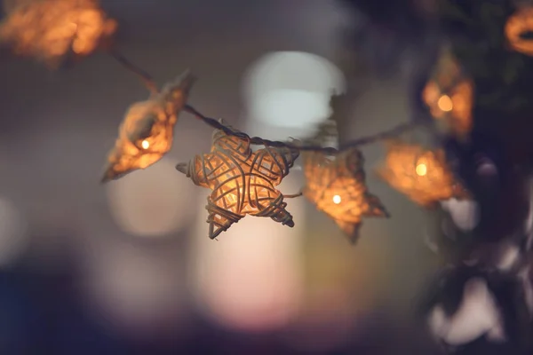 el yapımı beyaz hasır yıldız ile dekore için ampul