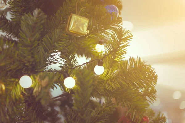 Nahaufnahme Von Lichterschmuck Weihnachtsbaum Frohes Neues Jahr Und Weihnachtsthema — Stockfoto
