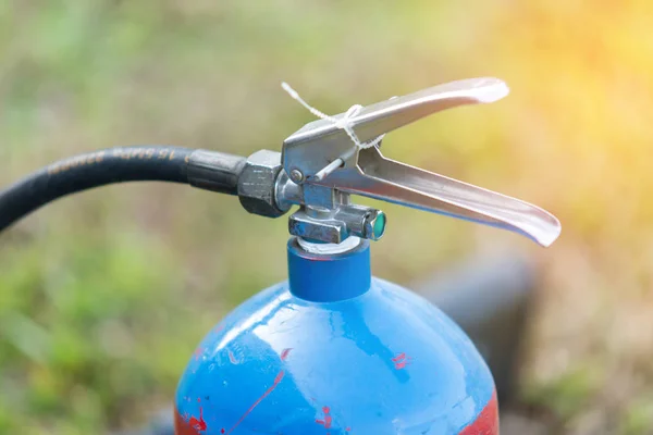 Depósito extintor de incendios al aire libre — Foto de Stock