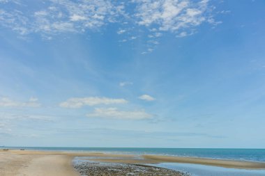 Tayland güzel plaj ve tropikal deniz doğa. Yaz dinlenmek açık konsept