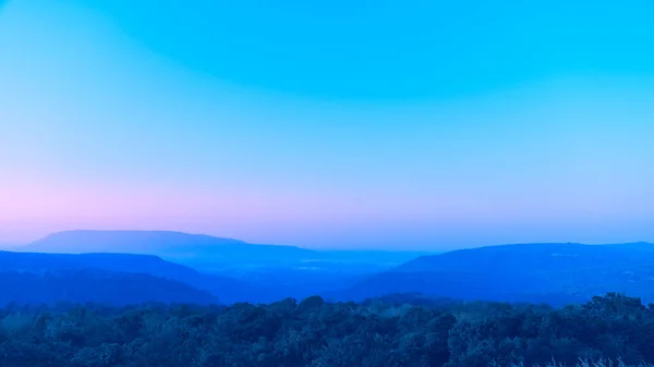 Landschaft Des Bergtals Während Des Sonnenuntergangs Natürliches Outdoor Hintergrundkonzept — Stockfoto