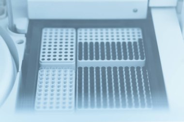 Modern ekipmanlarda arkaplan laboratuvar test tüpleri