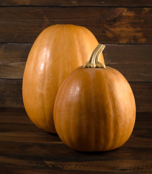 ahşap tahta üzerinde kabak ile sonbahar arka plan
